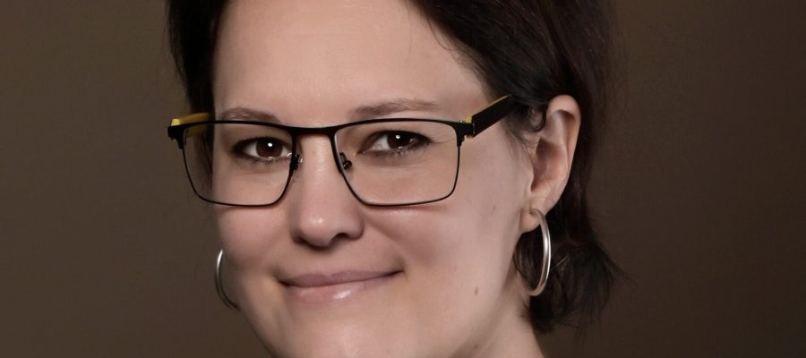 Polakova-a-1891x2048