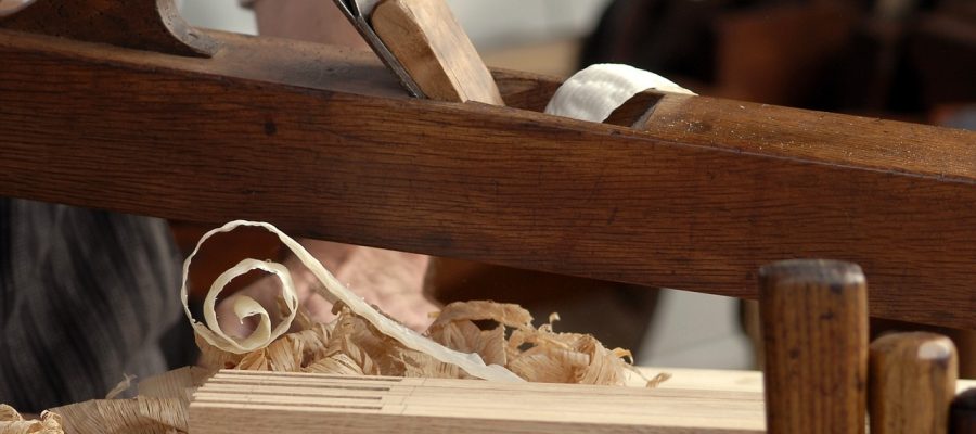 carpenter-gfb677d5e0_1920